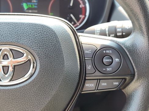 Certified 2025 Toyota RAV4 XLE AWD/4WD image 17