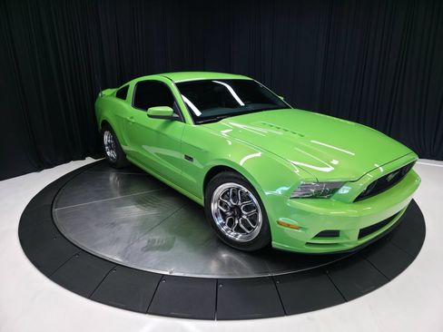 Used 2013 Ford Mustang GT Premium w/ Comfort Pkg RWD image 57