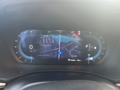 Certified 2025 Volvo XC60 B5 Plus AWD/4WD image 20