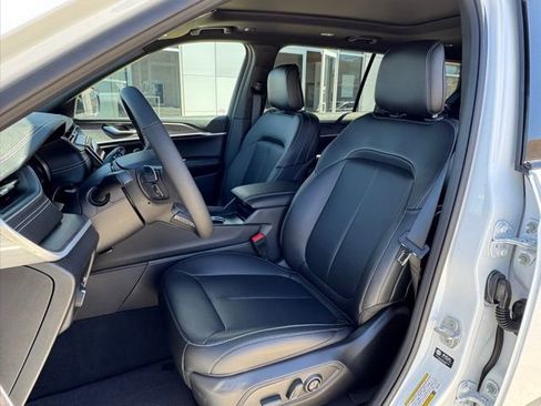 New 2025 Jeep Grand Cherokee L Limited w/ Black Appearance Package image 29