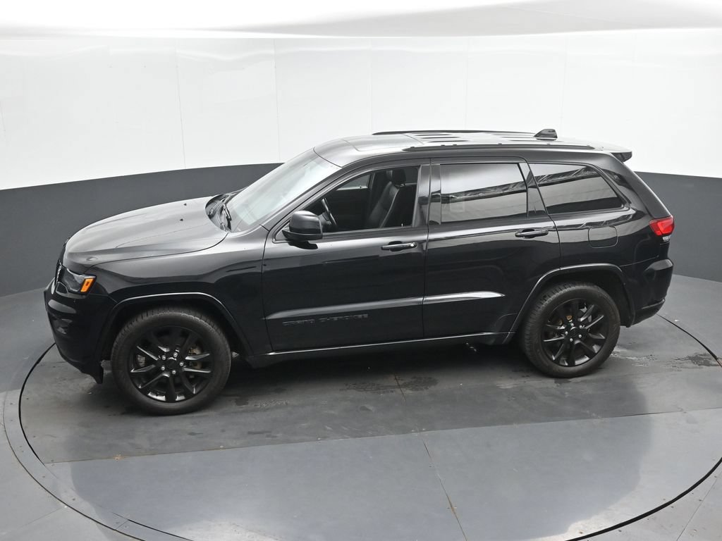 Used 2021 Jeep Grand Cherokee Laredo X AWD/4WD image 40