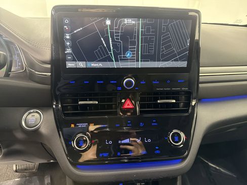 Used 2022 Hyundai Ioniq Limited image 25