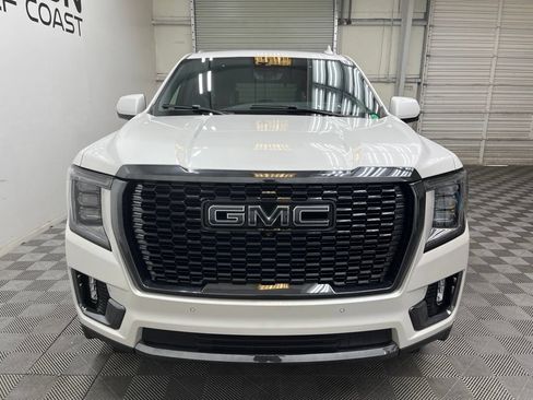 Used 2024 GMC Yukon Denali Ultimate AWD/4WD image 2