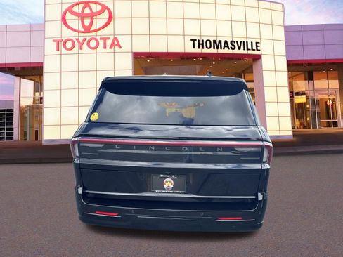Used 2026 Lincoln Navigator L Reserve AWD/4WD image 7
