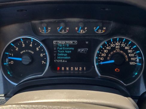 Used 2013 Ford F150 XLT w/ Mid Equipment Group AWD/4WD image 25