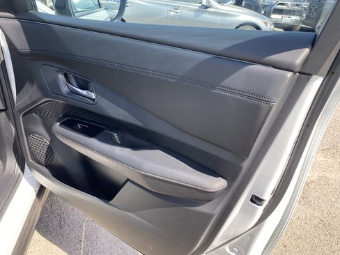 Used 2023 Nissan Ariya FWD image 18