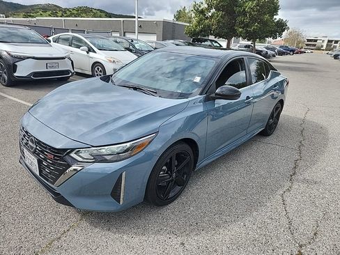 Used 2025 Nissan Sentra SR image 1