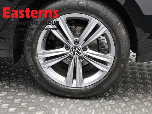 Used 2024 Volkswagen Jetta SE image 31