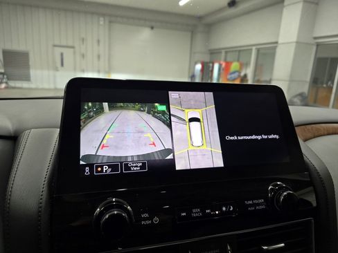 Used 2023 Nissan Armada SL w/ Captain's Chairs Package image 25