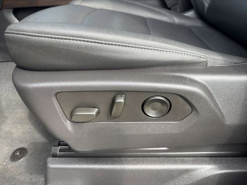 Used 2024 GMC Sierra 1500 SLT image 7