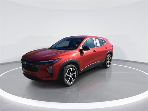 Certified 2024 Chevrolet Trax RS w/ Driver Confidence Package image 4