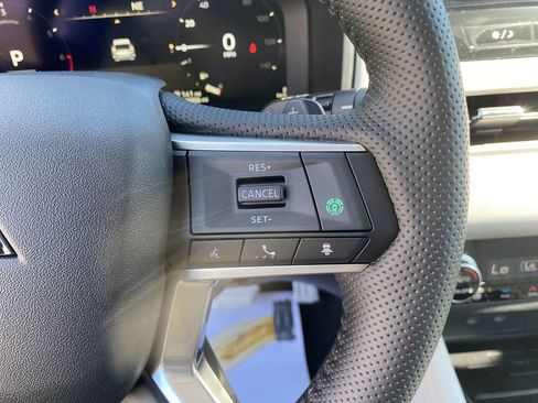 New 2025 Mitsubishi Outlander AWD image 17