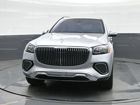 Used 2025 Mercedes-Benz Maybach GLS 600 4MATIC image 12