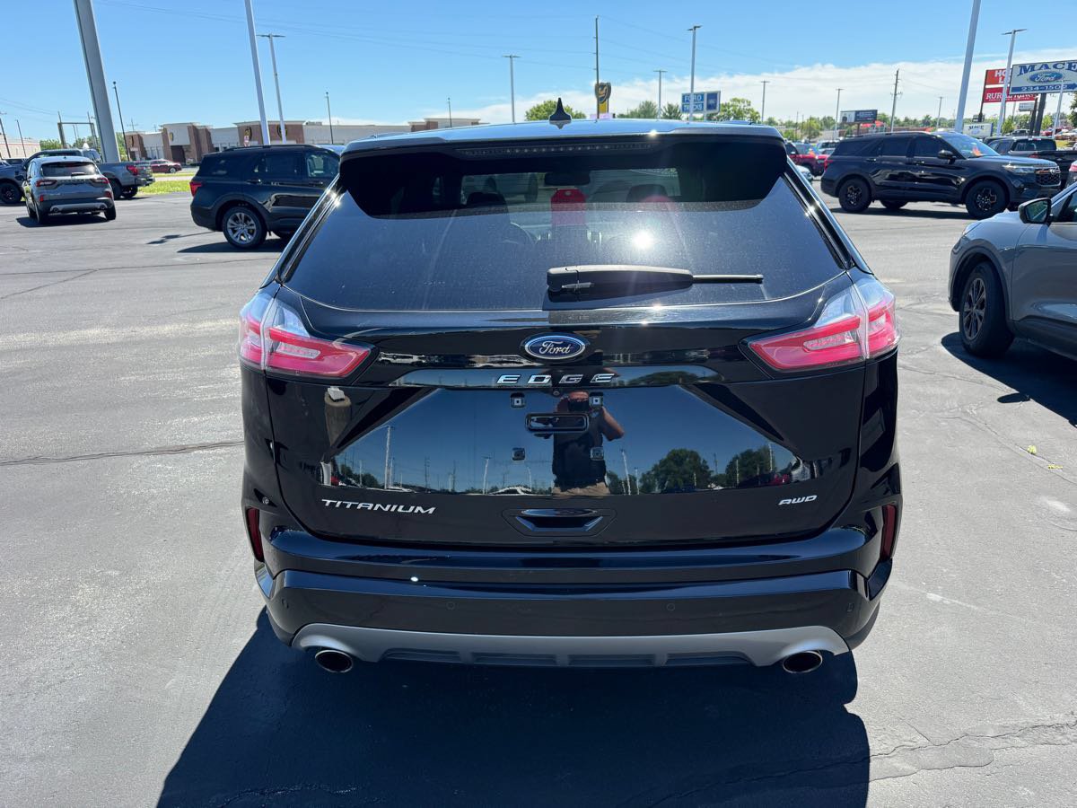 Used 2022 Ford Edge Titanium w/ Equipment Group 301A AWD/4WD image 5