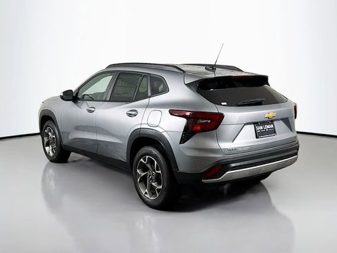 New 2026 Chevrolet Trax LT w/ Driver Confidence Package FWD image 5