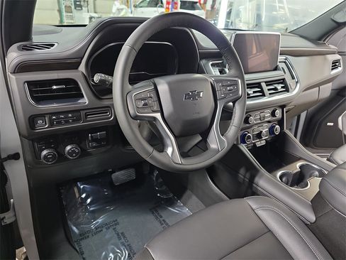 Used 2024 Chevrolet Tahoe Z71 w/ Off-Road Capability Package image 16