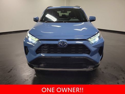 Used 2022 Toyota RAV4 SE w/ Convenience Package AWD/4WD image 3