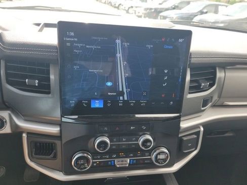 Used 2024 Ford Expedition XLT image 10