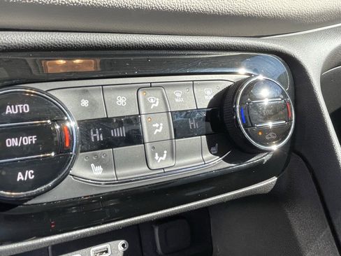 Used 2023 Buick Encore GX Select image 18