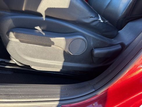 Used 2016 Nissan Juke SL image 15