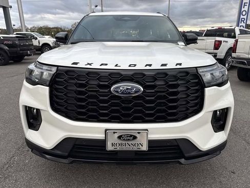 New 2026 Ford Explorer ST-Line image 2