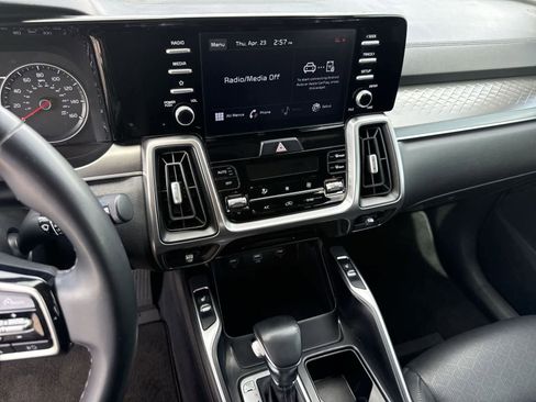 Used 2021 Kia Sorento S w/ Panoramic Sunroof Package AWD/4WD image 19
