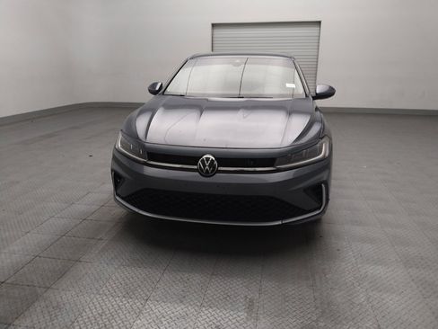 Used 2025 Volkswagen Jetta SE FWD image 15