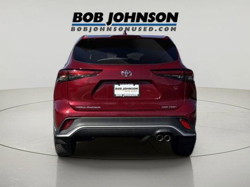 Used 2023 Toyota Highlander XSE image 3