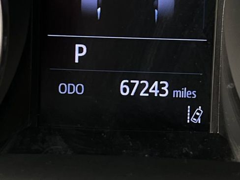 Used 2019 Toyota C-HR XLE image 22