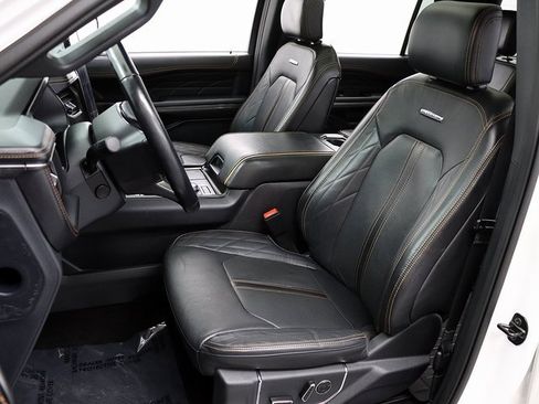 Used 2023 Ford Expedition Platinum image 9