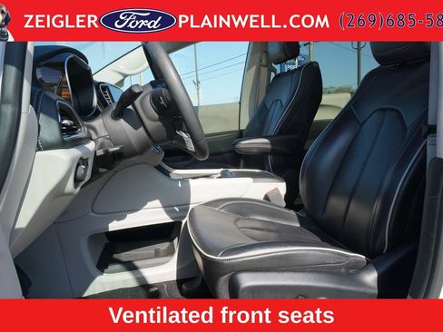 Used 2024 Chrysler Pacifica Limited FWD image 20