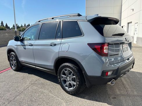 Used 2025 Honda Passport TrailSport image 7