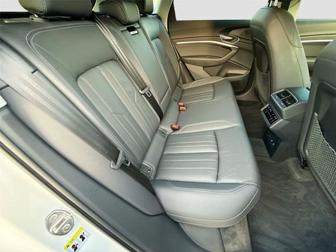 Certified 2024 Audi Q8 e-tron Premium image 28