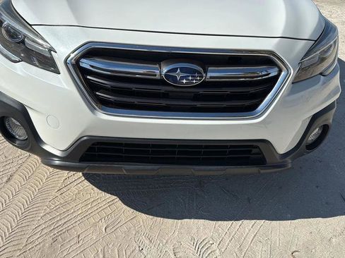 Used 2018 Subaru Outback 2.5i Limited image 11