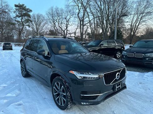 Used 2017 Volvo XC90 T6 Momentum image 3