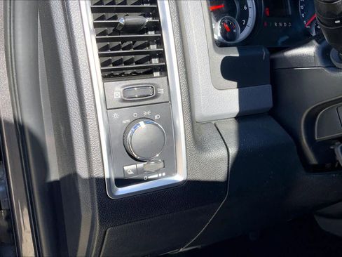 Used 2014 RAM 2500 SLT image 35