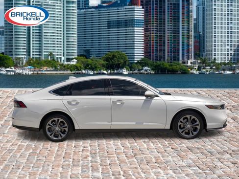 Certified 2023 Honda Accord EX image 4