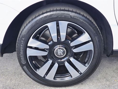 Used 2022 Rolls-Royce Cullinan image 5