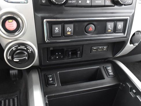 Used 2019 Nissan Titan PRO-4X w/ Pro-4x Convenience Package AWD/4WD image 25