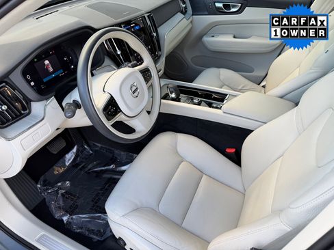 Used 2023 Volvo XC60 B5 Plus w/ Protection Package Premier image 4