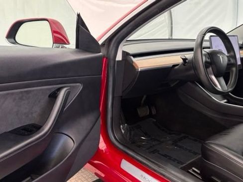 Used 2019 Tesla Model 3 Standard Range Plus RWD image 31