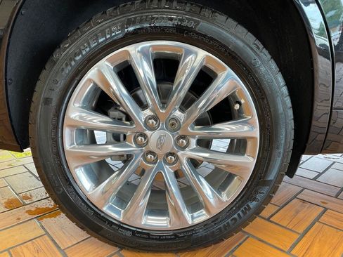 Used 2023 Cadillac XT6 Premium Luxury w/ Technology Package AWD/4WD image 34