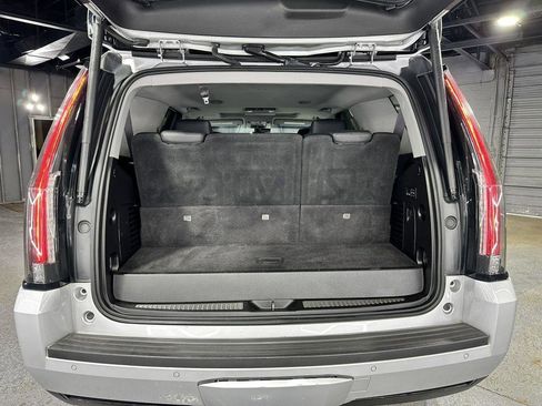 Used 2017 Cadillac Escalade Luxury AWD/4WD image 42