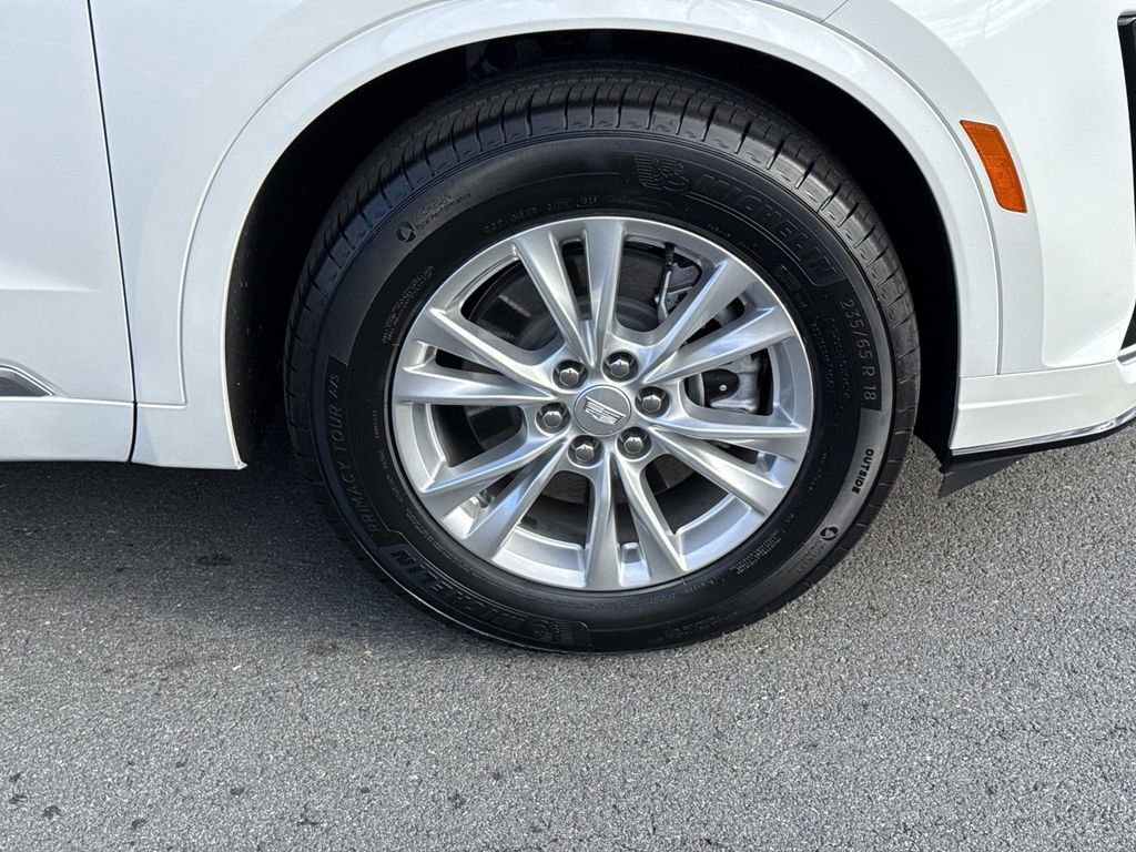 New 2025 Cadillac XT6 Luxury AWD/4WD image 7