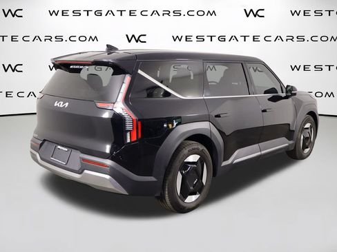 Used 2024 Kia EV9 Light Long Range RWD image 46