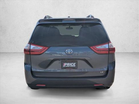 Used 2017 Toyota Sienna LE image 7
