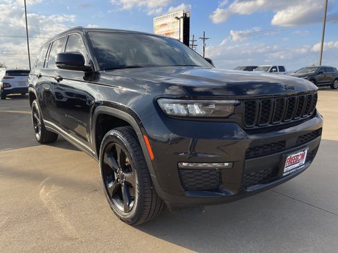Used 2023 Jeep Grand Cherokee L Limited w/ Black Appearance Package image 2
