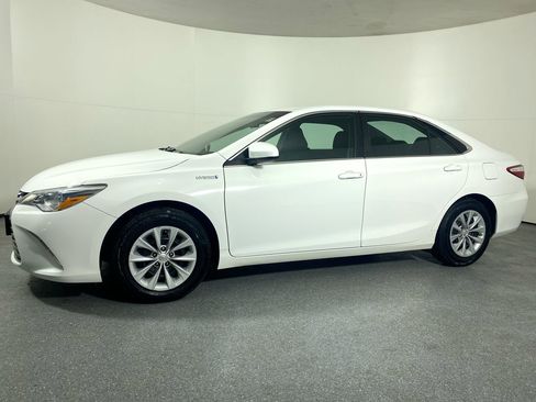 Used 2015 Toyota Camry LE image 21