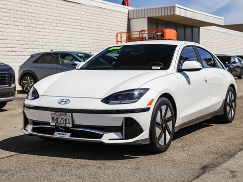 Used 2024 Hyundai Ioniq 6 SE RWD image 3