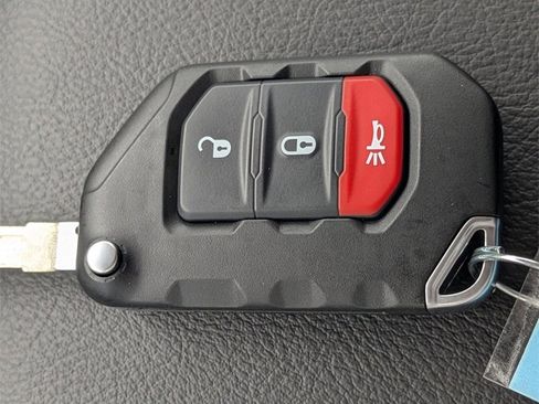 New 2025 Jeep Gladiator Sport image 28